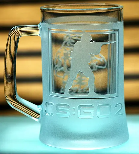 Пивний келих 660 мл CS GO КС ГО з гравіюванням подарунок для геймера фаната  ігровий кухоль для пива - фото 1