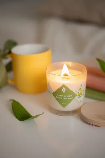 Свеча Зеленый чай и долгое путешествие 250 мл 30 ч Стандартные Соевый воск - фото 3