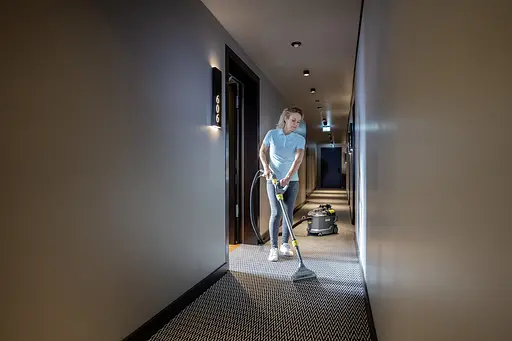 Пилосос професійний миючий Karcher Puzzi 8/1 Adv 1200 Вт 270 мБар контейнер 8/7 л - фото 2