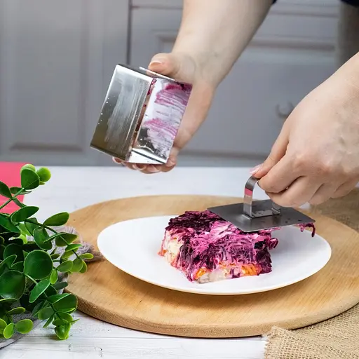 Квадратна форма з виштовхувачем для викладки/вирубки салатів та гарніру з нержавіючої сталі 8.3x8.3 см, Kitchen Master Металлик 85428 - фото 10