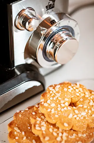 Кухонний комбайн планетарний Camry тістоміс 2000 Вт 5 л CR 4223 - фото 8