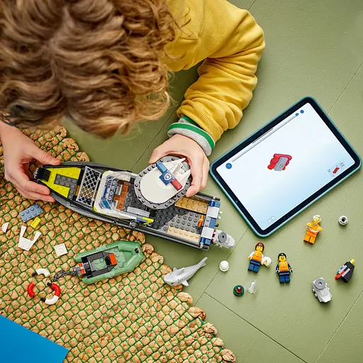 Конструктор LEGO City Преследование на полицейском катере 264 детали (60456) - фото 12