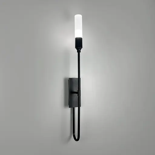 Бра в чорному корпусі з видовженим плафоном 68х8 см Line F Арт. W1824/1 BK - фото 1