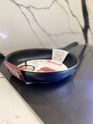 Сковородка Tefal New Comfort Grip 24 см., с титановым антипригарным покрытием