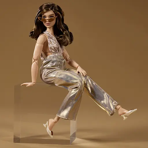 Коллекционный набор Barbie You Create Barbie Basics Блондинка (JJX37) - фото 5