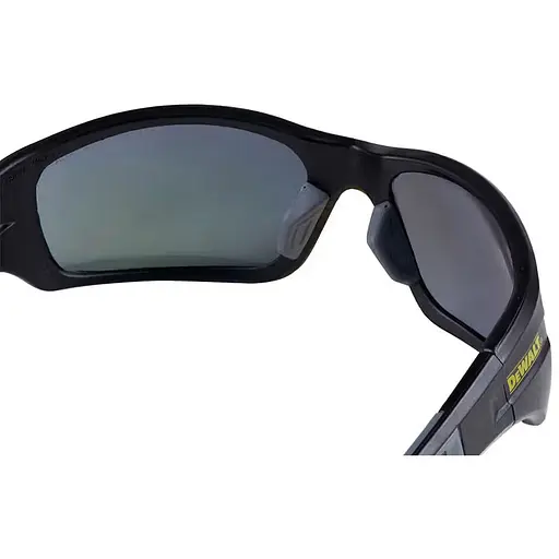 Очки DeWalt Auger тонированные серые поликарбонатные с мягкими резиновыми накладками на дужках и носодержателе (DPG101-FD) - фото 3