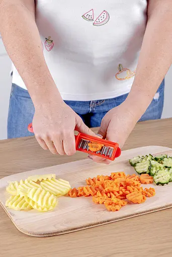 Ніж для фігурного нарізування овочів, картоплі, сиру фігурний ніж 20 см, Master Class Червоний 84464 - фото 5