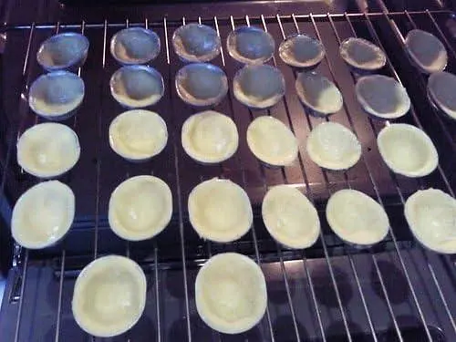 Набір з 50 металевих порційних форм для випічки печива Горішки, Ласунка 87278 - фото 6