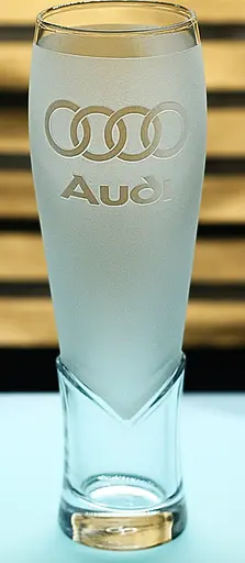 Пивний крафтовий келих 440 мл з гравіюванням Ауди  Audi подарунок для автолюбителя  кухоль для пива з логотипом авто - фото 1