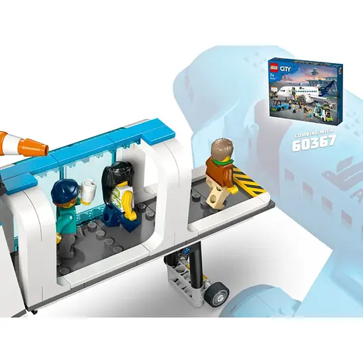 Конструктор LEGO City Аеропорт із літаком 887 деталей (60502)  - фото 5