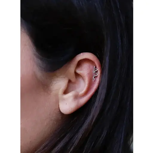Срібна сережка для пірсингу хеліксу Ірій. 40075ШТ - фото 2