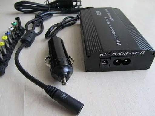 Универсальное зарядное устройство для Ноутбука + автомобильный переходник2E 80 ватт - фото 1