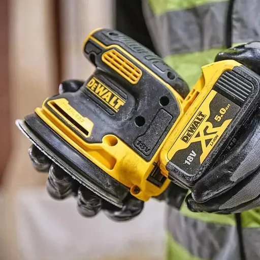 Аккумуляторная эксцентриковая шлифмашина DeWalt с АКБ и ЗУ DCW210P2 - фото 5