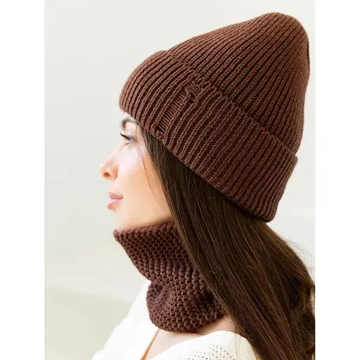 Женская вязаная шапка и снуд набор 1 шерсть  20% с отворотом Темно Коричневый - фото 1