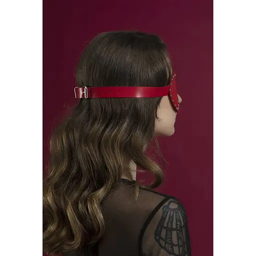 Маска на глаза с заклепками Feral Feelings - Blindfold Mask, натуральная кожа, красная - фото 2