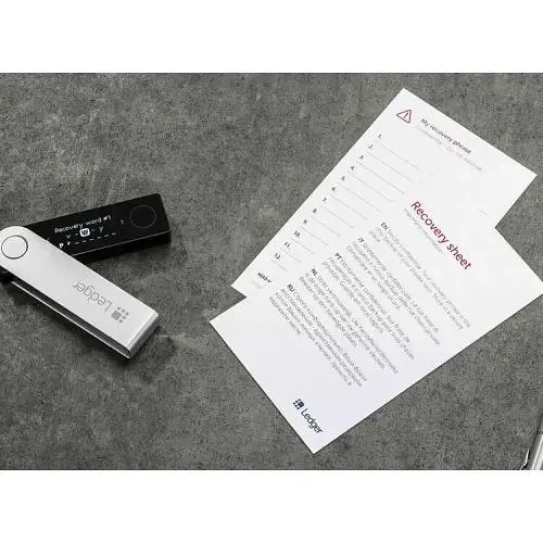 Апаратний криптогаманець Ledger Nano X Onyx Black - фото 6