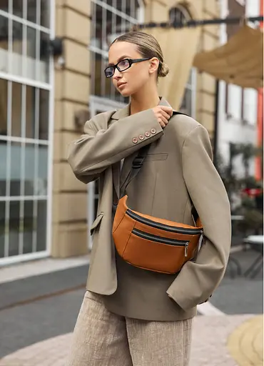 Большая женская кожаная сумка бананка Sambag Tirso Max рыжая 38×17×6 см (81341121) - фото 1