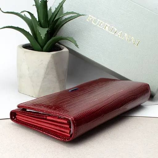 Гаманець жіночий лаковий Fuerdanni 16601 червоний на магніті - фото 5