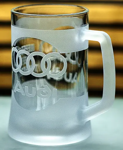 Пивний кухоль Audi 660 мл з гравіюванням Подарунок автолюбителю  Келих з логотипом авто Ауді та  легендарний слоган - фото 9