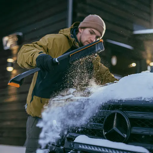 Щітка-скребок телескопічна Fiskars X-series XL 85–113 см (1078493) - фото 6