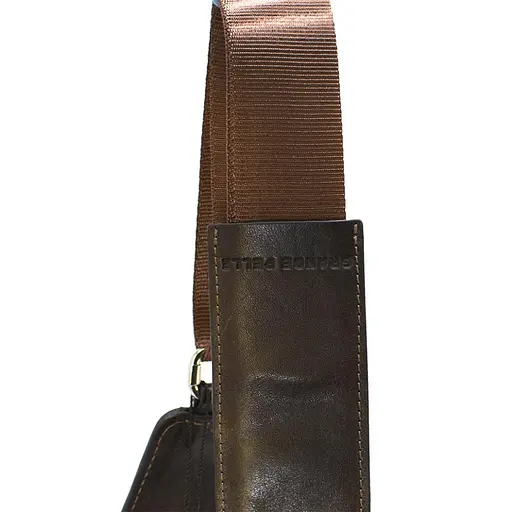 Шкіряна сумка-слінг Grande Pelle 31х20х7 см sum0025545 - фото 4