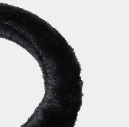 Зимний теплый мехово-плюшевый чехол на руль авто, диаметр 38 см, черного цвета, 1 шт - фото 4