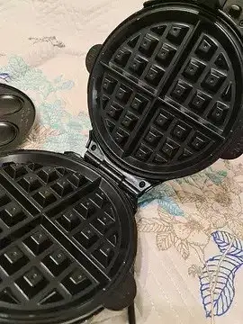 Мультимейкер Rainberg RB-2275 3в1 с формами для пончиков вафель и печенья 1800 Вт - фото 7