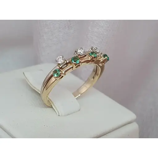 Золотое кольцо с бриллиантами и изумрудом. 202153 16,5 - фото 3