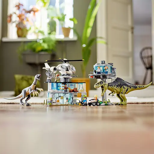 Конструктор LEGO Jurassic World Напад гіганотозавра та теризинозавра 810 деталей (76949) - фото 3