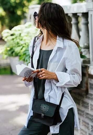 Кожаная женская бохо-сумка Лилу черная - фото 7