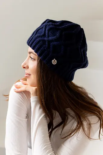 Женский зимний берет Оран из акрила и шерсти 80% с двойной вязкой Синий - фото 2