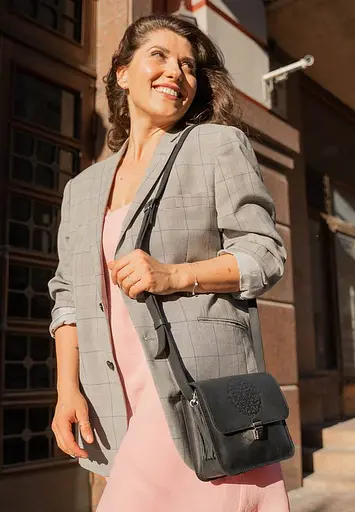 Шкіряна жіноча бохо-сумка Лілу чорна Crazy Horse - фото 7