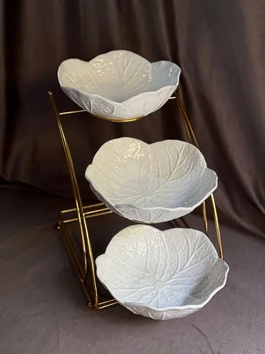 Фруктовница трехъярусная 33 см на металлической подставке керамическая тарелка 20 см Белый - фото 3
