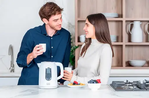 Электрочайник Black&Decker BXKE2204E - фото 11