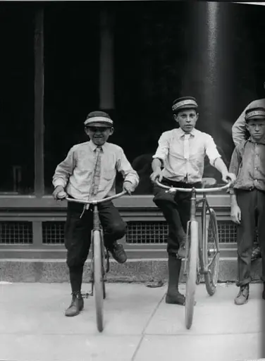 Lewis W. Hine. America at Work - фото 7