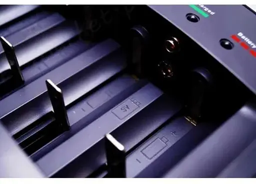 Універсальний зарядний пристрій Tronic TLG 500 B1 - фото 2