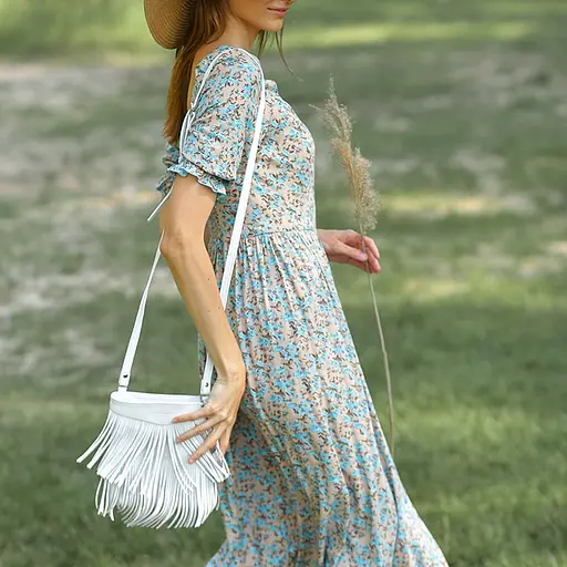 Шкіряна жіноча сумка з бахромою міні-кроссбоді Fleco біла - фото 9