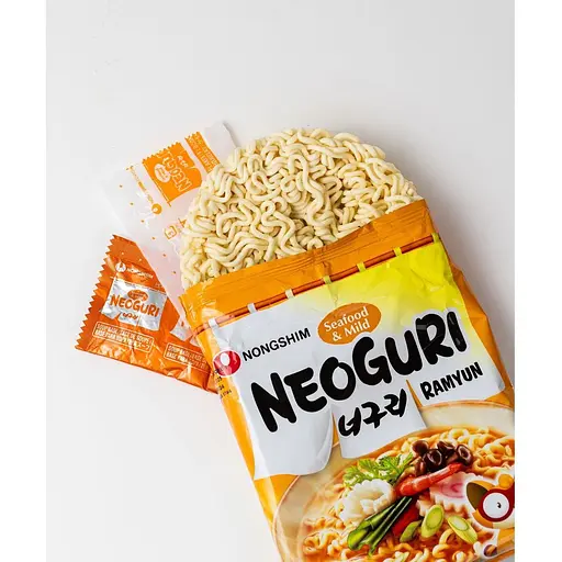Лапша Nongshim Рамен со вкусом морепродуктов Неогури средне-острая 120 г - фото 2