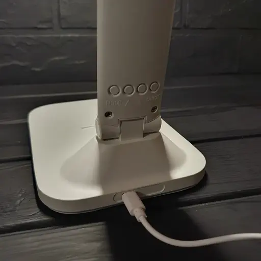 Настільна лампа з дисплеєм від USB - фото 4