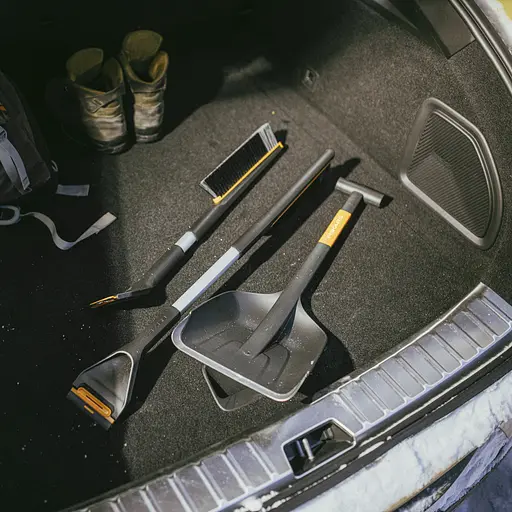 Щітка-скребок Fiskars Plus L - 75 см, щітка 26 см, скребок 9 см (1078494) - фото 3