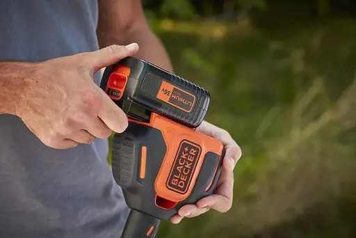 Аккумуляторный триммер Black&Decker с АКБ и ЗУ BCSTE636L1 - фото 3