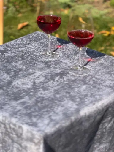 Водовідштовхувальна скатертина Мармур графіт 150х150 см - фото 3