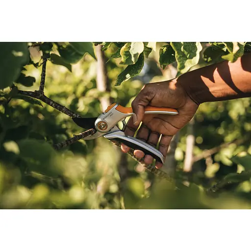 Секатор Fiskars Plus P531 Bypass до 24 мм, metal (1057168 - фото 2