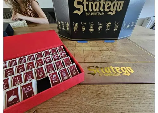 Настільна гра Jumbo Spiele GmbH Стратего: Ювілейне видання (Stratego - 65 Jahre Jubilaumsversion) (англ.) (PS148) - фото 5