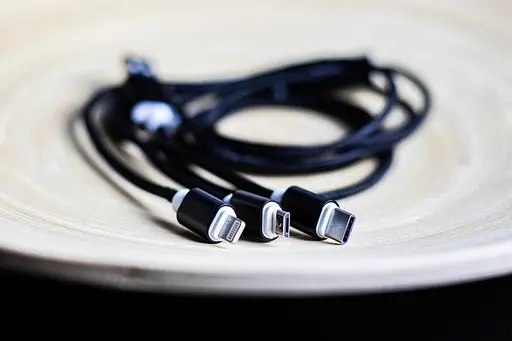 Зарядний кабель USB 3-1 чорний - фото 2