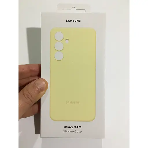 Оригинальный силиконовый чехол Samsung Silicone Case для Samsung Galaxy S24 FE Yellow EF-PS721CYEGWW - фото 2