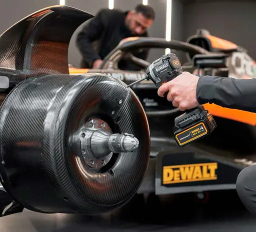 Шуруповерт ударный DeWalt McLaren F1 Team Limited Edition с АКБ и ЗУ DCF85MM2T - фото 8