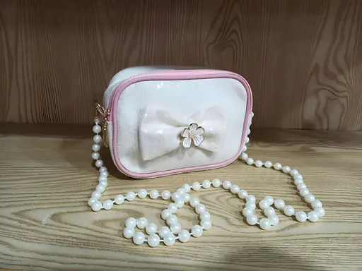 Дитяча сумка через плече з намистинами біла (25-567) - фото 2