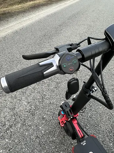 GIANT Outlander M11 Pro 1600W 26Ah 52V з дисплеєм 2025 року (с сиденьем) - фото 3