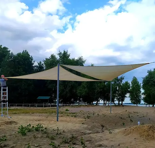 Тент навіс затіняючий трикутний 3х3х4м Сітка (Бежевий) - фото 6